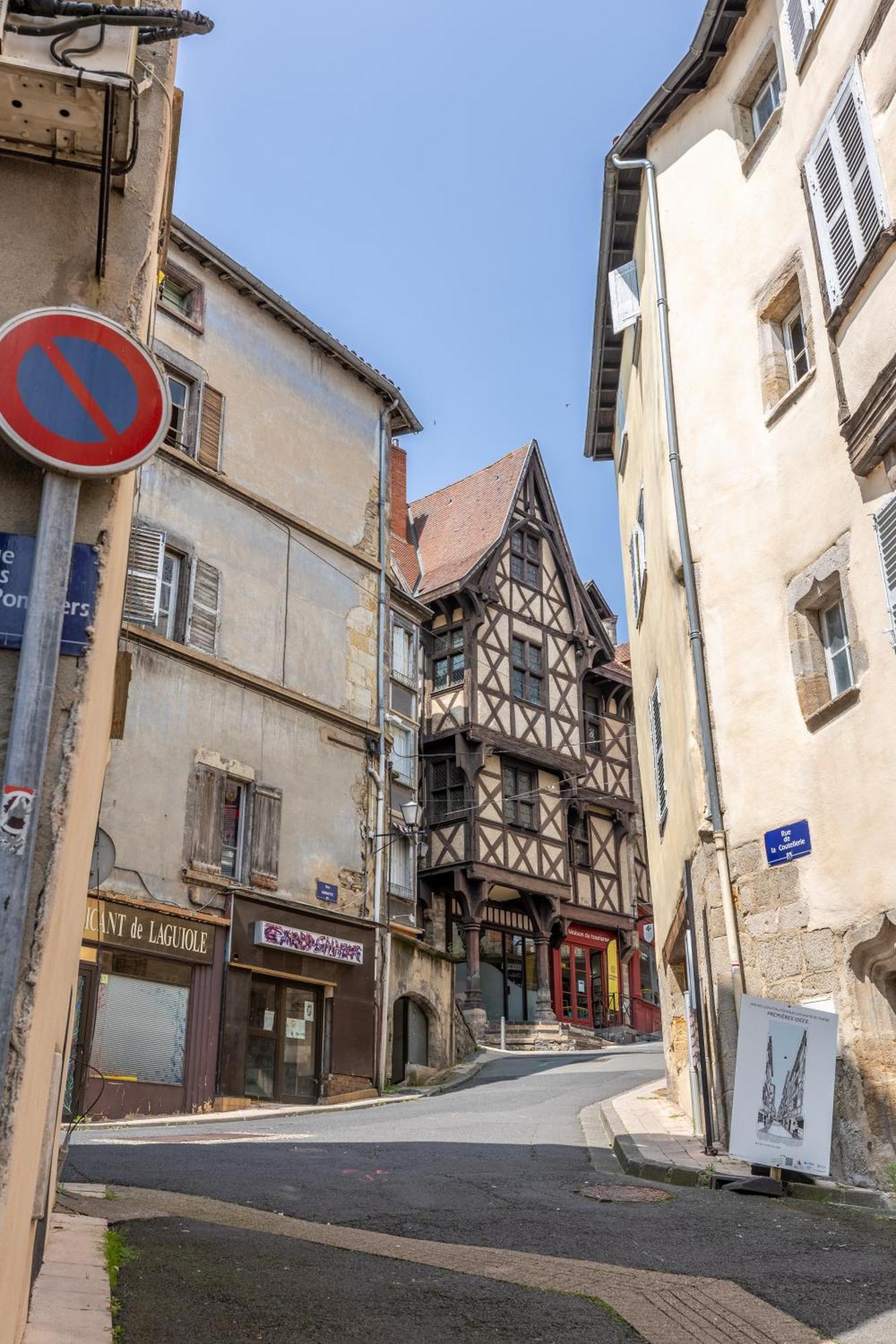 Appartement Le Petit Pirou # Cosy # Halte Auvergne à Thiers Extérieur photo